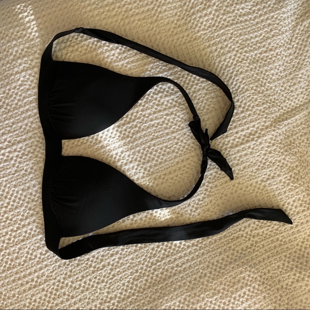Victoria’s Secret bikini top